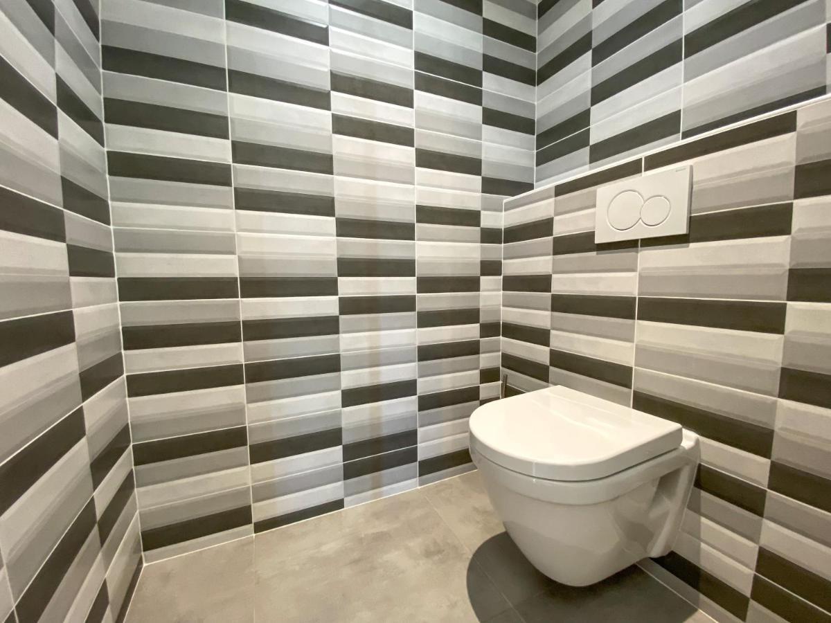 Villa Moderne , Neuve Piscine Jacuzzi . Sarlat-la-Caneda Ngoại thất bức ảnh